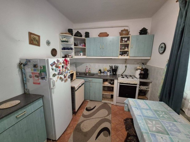 Borb�nya kedvelt utc�j�ban t�gas csal�di h�z elad�