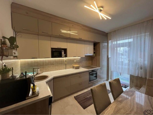 Borb�ny�n N+3 szob�s ikerh�z elad�