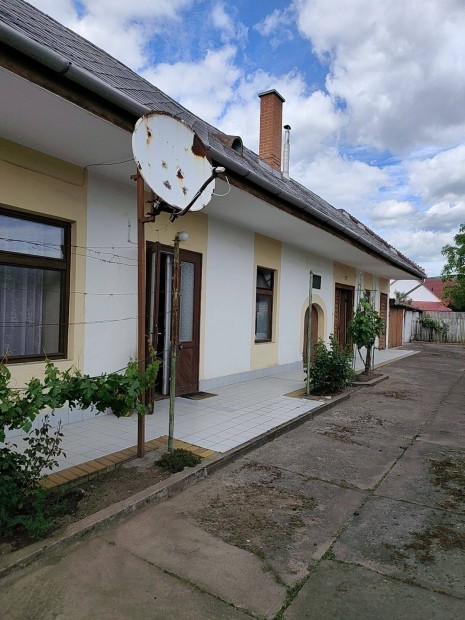 Borospince, boltíves kőfalak, óriási lehetőségek Gyöngyös, Petőfi út