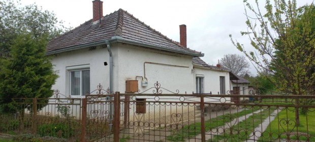 Borsfn 3 szobs csaldi hz