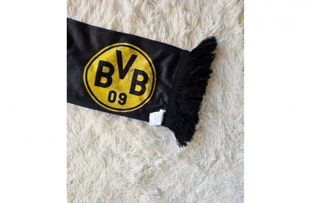 Borussia Dortmund szurkoli sl teljesen j cimks szurkoloi boltban v