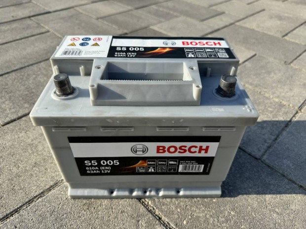 Bosch 12V/63Ah (610A) akku elad