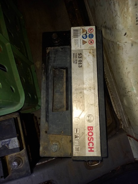 Bosch 12V 90Ah akkumultor elad.