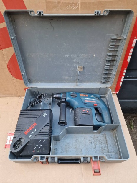 Bosch 24 V-os akksis tvefr tltvel dobozban 