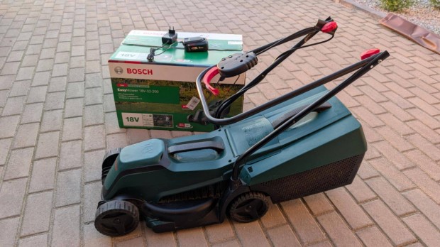 Bosch Easymower 18V-32-200 + Bosch 18V 2,5 Ah Akksival és töltővel