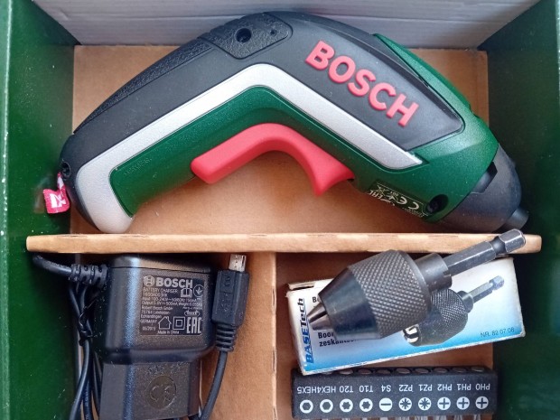 Bosch Ixo csavarbehajt + tokmny fej