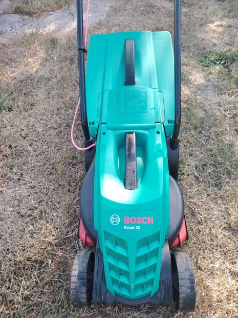 Bosch Rotak 32 elektromos fűnyíró