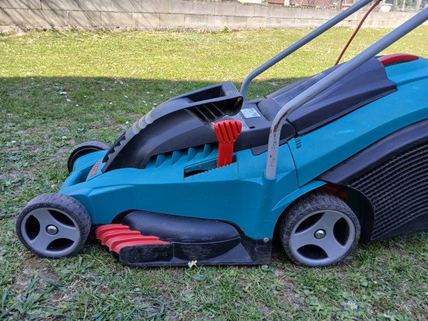 Bosch Rotak 40 elektromos fűnyíró