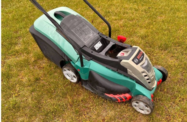 Bosch Rotak 43 LI 36v akkus akkumulátoros Fűnyíró Hibás Ingyen Posta