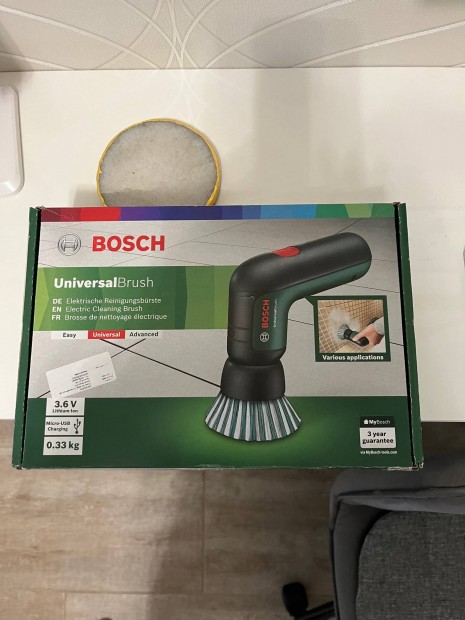 Bosch Universalbrush akkus tiszttkefe