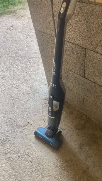 Bosch akkumulátoros álló, tartályos porszívó!