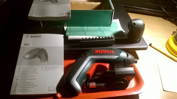 Bosch akkus csavar behajt kanyar fejel