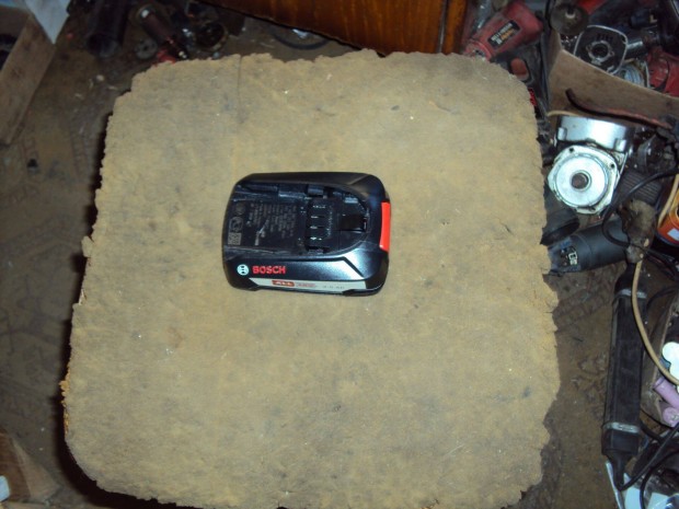 Bosch all 18v 2.5ah aku egyszervolt használva