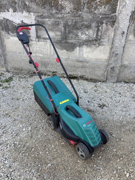 Bosch rotak 32 elektromos fűnyíró