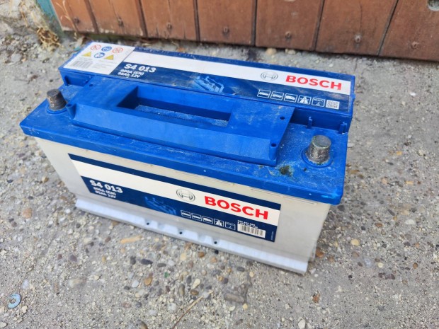 Bosch újszerű 95Ah 800A Akksi akkumulátor tökéletes állapotban