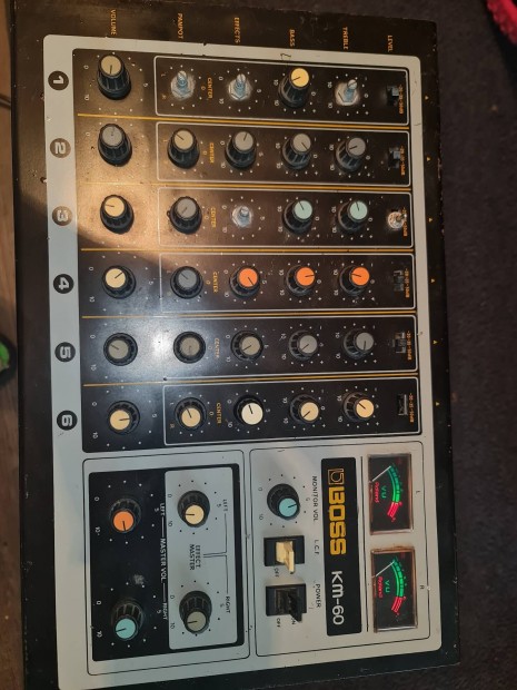 Boss KM-60  Mixer