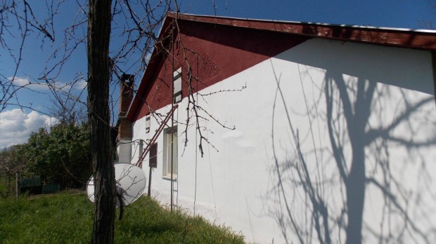 B�v�thet� ter�lettel tanya elad� Csengel�n