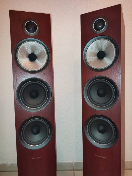 Bowers & Wilkins 704 s2