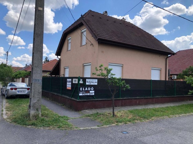 Bp 17. ker�letben Kiad� csal�dih�z 2X60m2