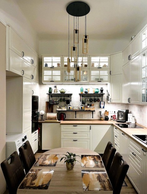 Bp. VII. ker., Hevesi S�ndor t�r - Elad� t�gla lak�s