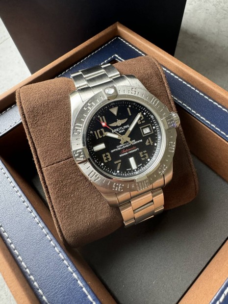 Breitling Avenger Seawolf 45mm - Full Set