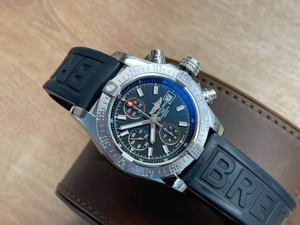 Breitling Chrono Avenger II. 43 Lgsw