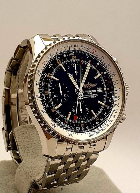 Breitling Navitimer World 46-mm Fekete 46-mm