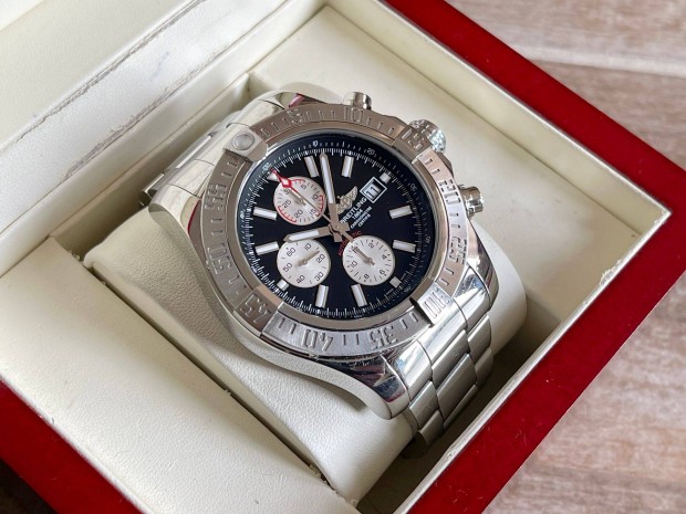 Breitling Super Avenger II. 48 Lgsw