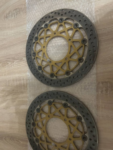 Brembo 310 mm gsx-r féktárcsa