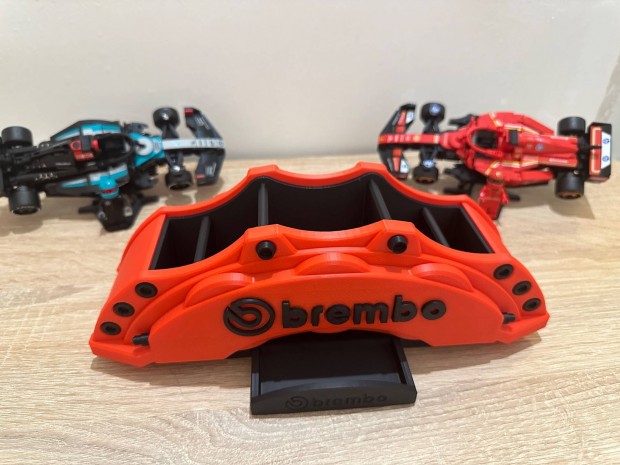 Brembo fknyereg ihlette asztali rendszerez