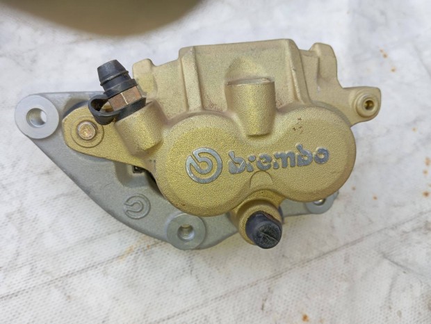 Brembo f�knyereg p�r , hi�nyos