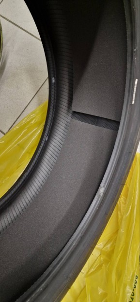 Bridgeston 235/45 R18 98V Tesla