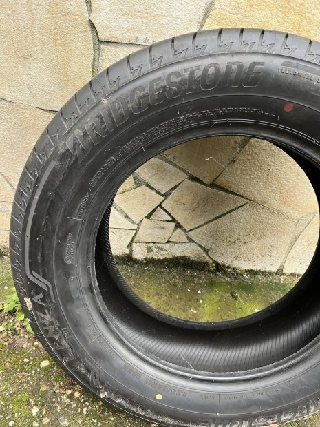 Bridgeston Alenza 225/65/r17 nyári gumi