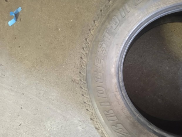 Bridgestone 195/80r15 gumi