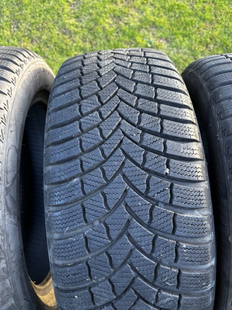 Bridgestone 205/55R16 téli gumi szett
