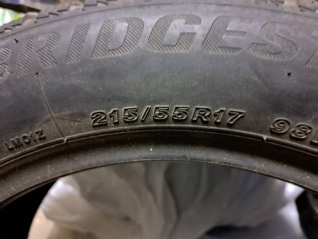 Bridgestone 215/55/17 tli gumi