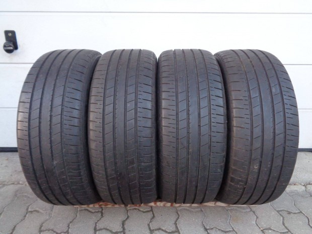 Bridgestone 225/45R19 nyári gumi garnitúra 5-6mm-es mintával eladó