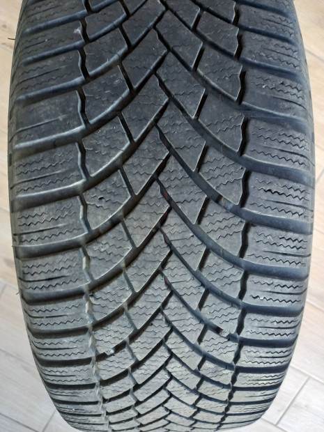 Bridgestone 225/50 R18 4 darab téli gumi