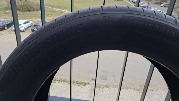 Bridgestone 225/55R18 ny�ri gumi garnit�ra