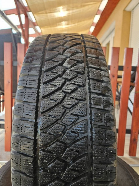 Bridgestone 225/70R15C