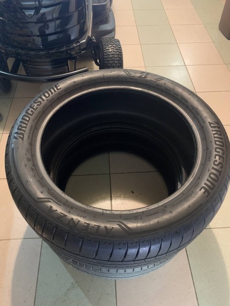 Bridgestone 235/50 R19 nyri gumi 2 db