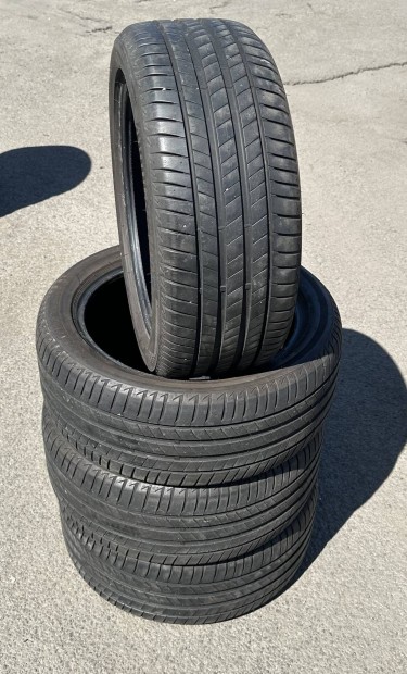 Bridgestone 245 45 R18 nyarigumi
