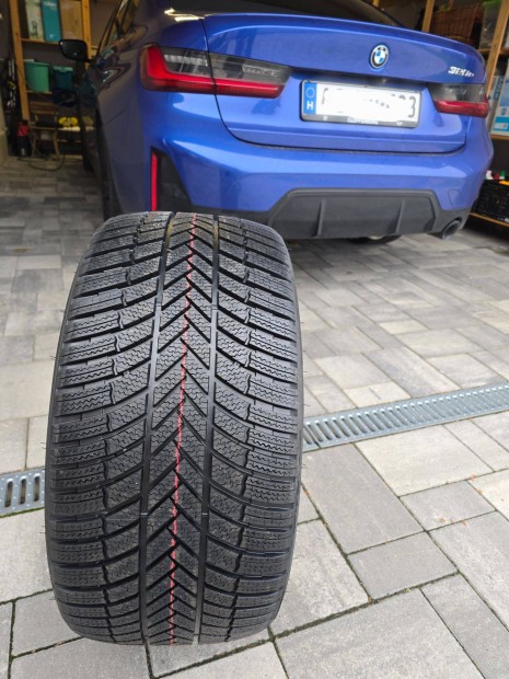 Bridgestone 255/35 R19 96V Blizzak LM005 XL (2 DB) Gumiabroncs