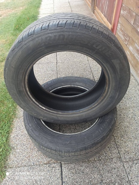 Bridgestone 4 évszak 215 60 r17