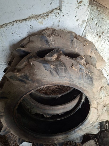 Bridgestone 8.3 / 8-22 traktor abroncs 