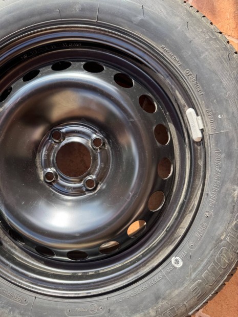 Bridgestone B399 195/65 R15 91t autó gumi lemezfelnin