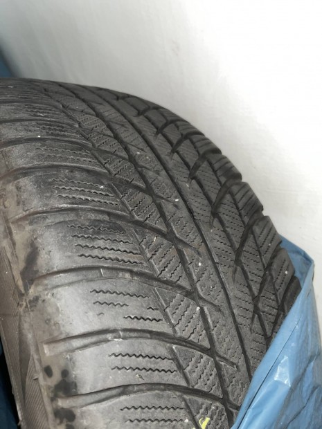 Bridgestone Blizzak 225/50 r17 tligumi