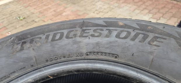Bridgestone Blizzak 285/60 R18 tligumi elad