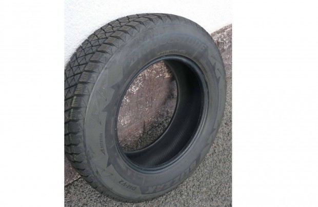 Bridgestone Blizzak DM-V2 215/70R16 tligumi szett elad!