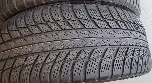Bridgestone Blizzak LM001 225/45 R18 tli gumik 4db